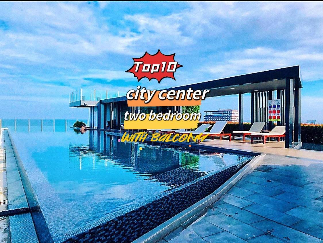 The Base Seaview Holiday Inn Pattaya Exterior photo